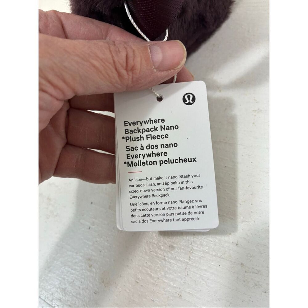 Lululemon NWT Everywhere Backpack Nano Plush Fleece in Black Plum/Gold One Size - Picture 7 of 8